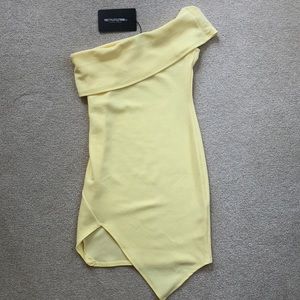 PrettyLittleThing One Arm Wrap Bodycon Dress